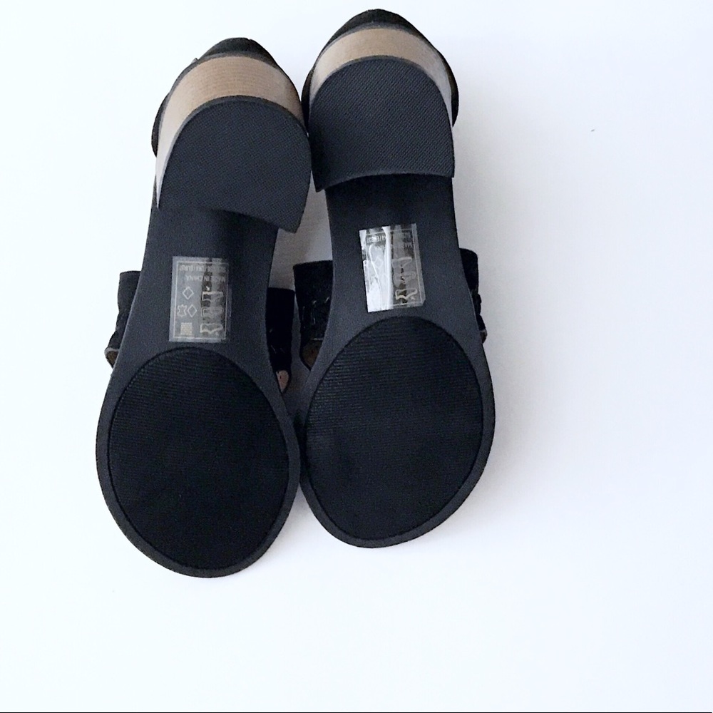 NWT Timeless Perforated Stylish Faux Suede Adjustable Strap Black Shoes - Picture 6 of 7